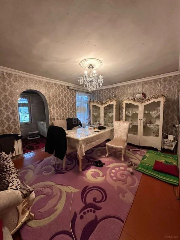 Satılır 6 otaqlı həyət evi 250 m²