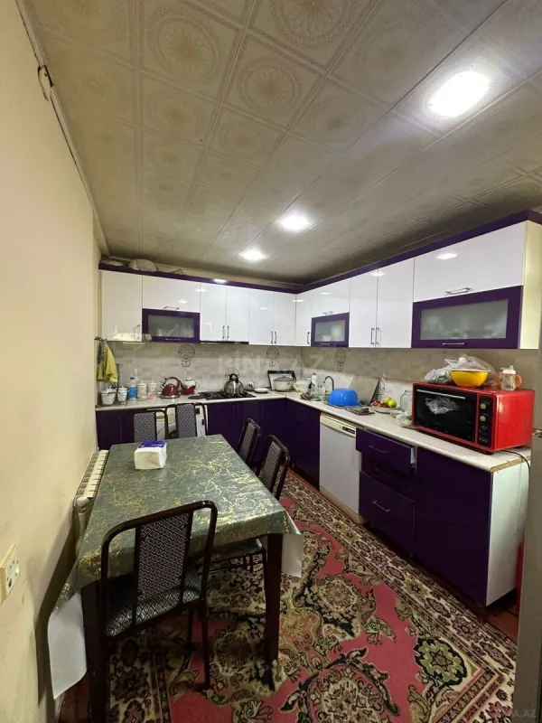 Satılır 6 otaqlı həyət evi 250 m²