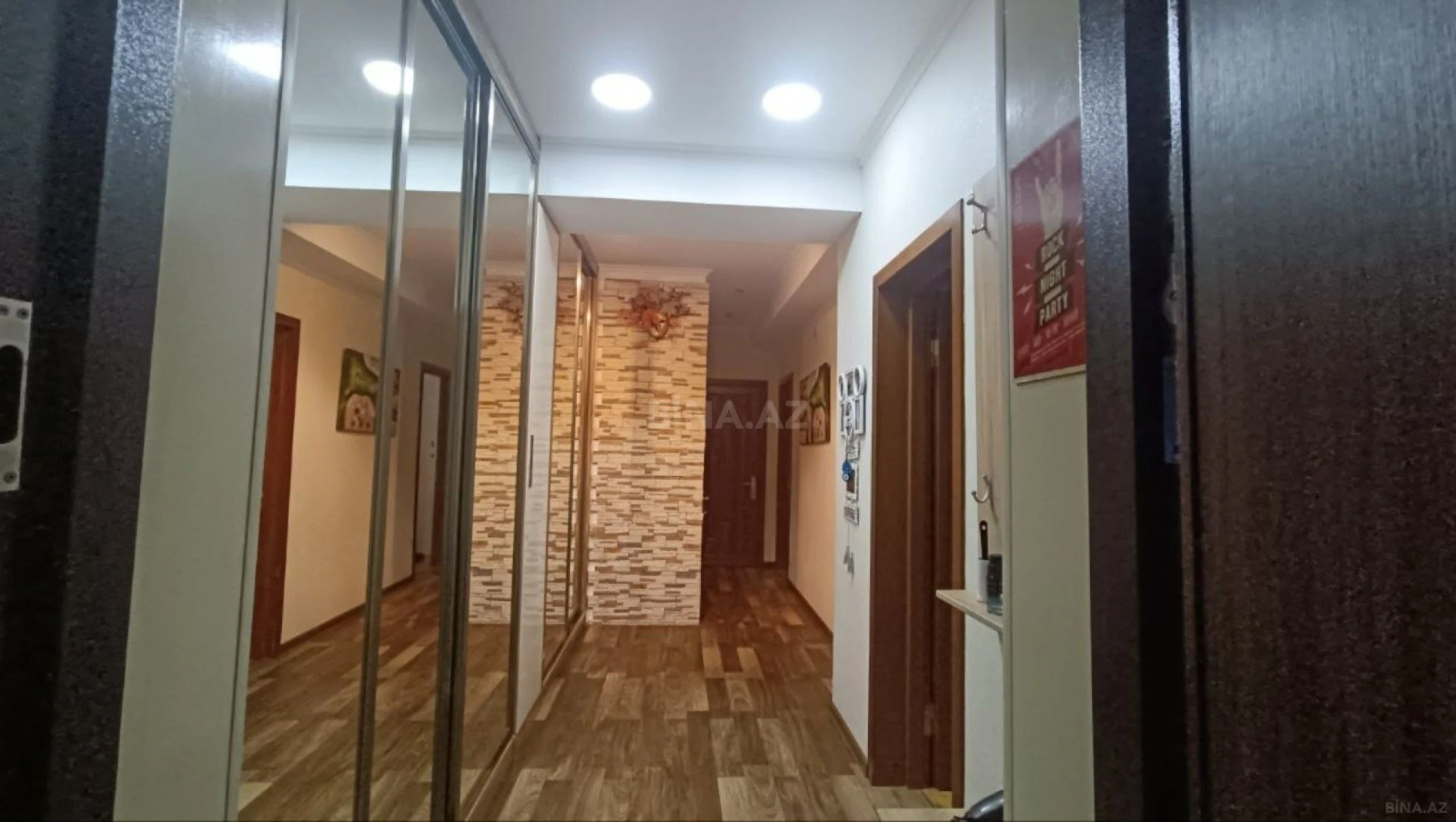 Satılır 3 otaqlı mənzil 84 m²