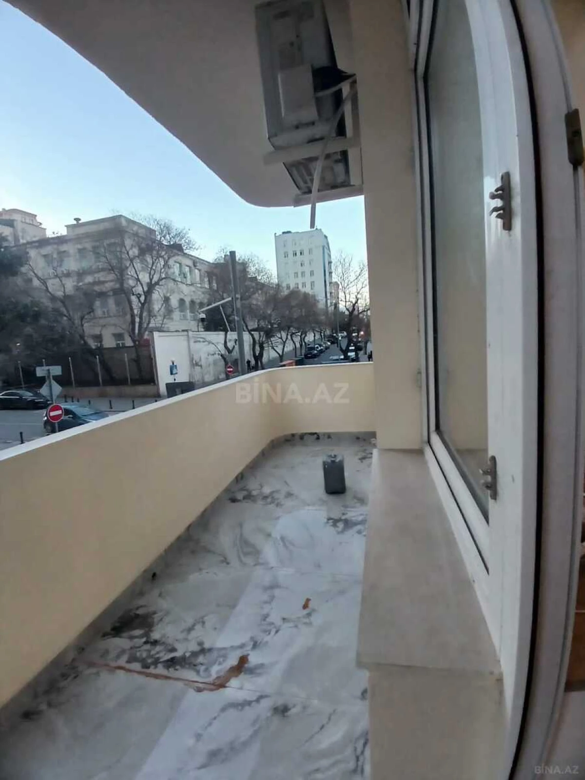 Kirayə verilir 2 otaqlı mənzil 100 m²