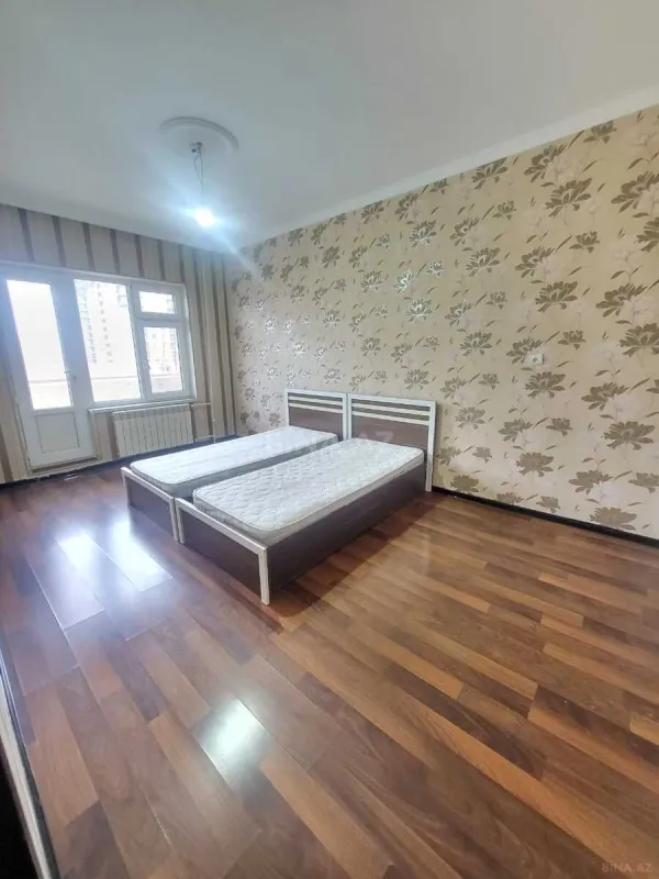 Kirayə verilir 4 otaqlı mənzil 110 m²