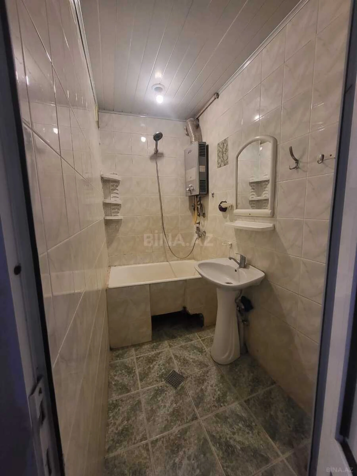 Kirayə verilir 4 otaqlı mənzil 110 m²