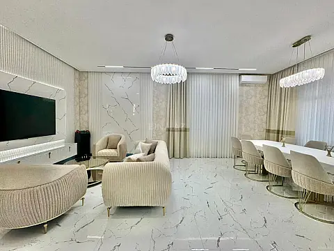 Satılır 5 otaqlı həyət evi 354 m²