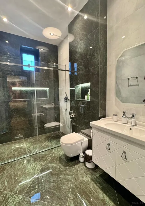 Satılır 5 otaqlı həyət evi 354 m²