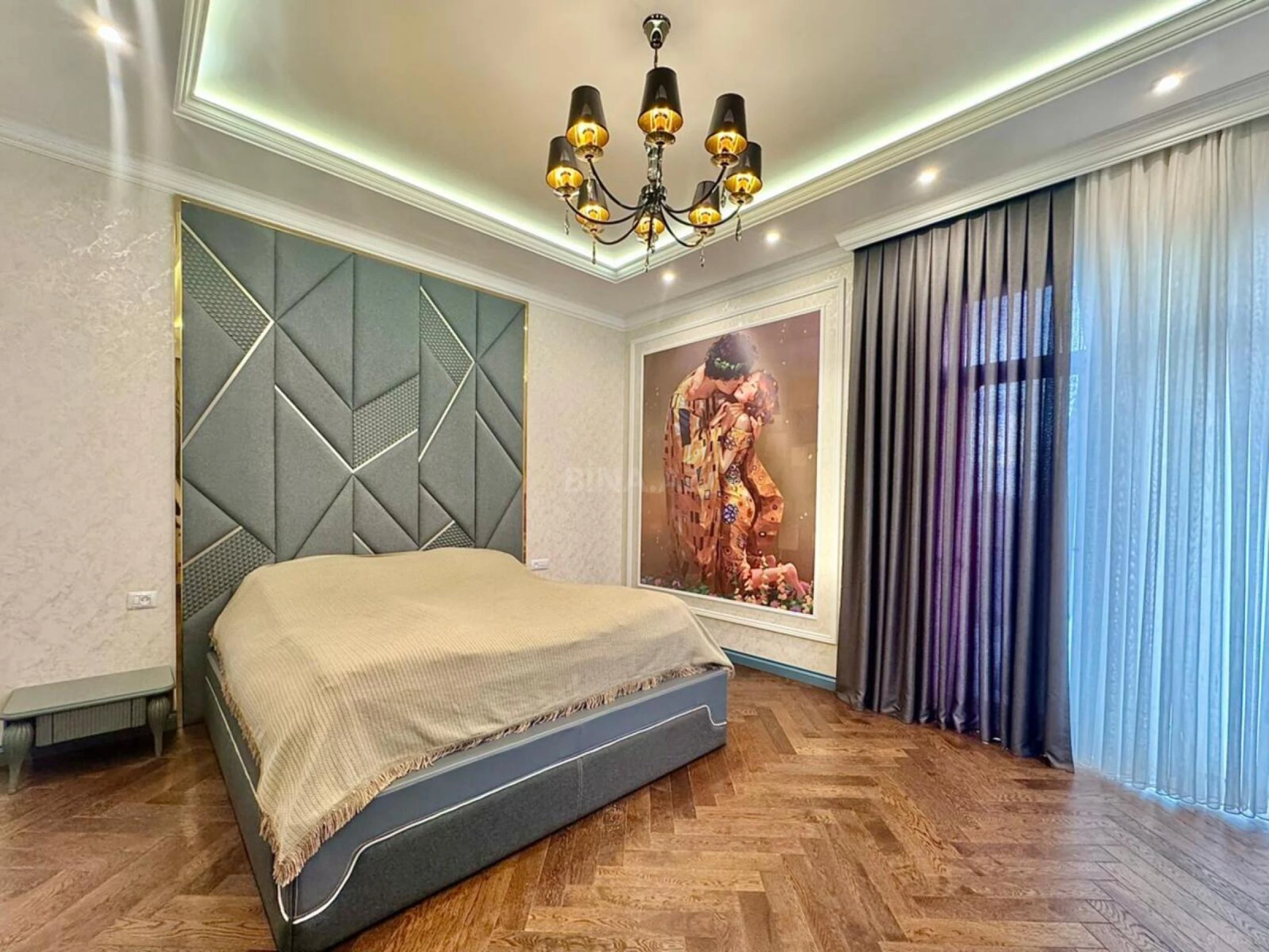 Satılır 5 otaqlı həyət evi 354 m²