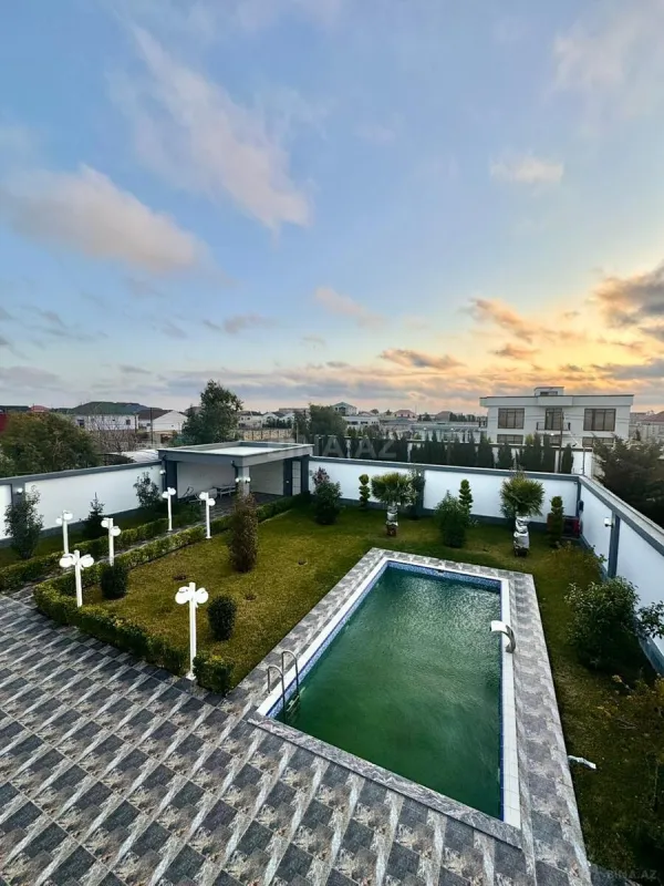 Satılır 5 otaqlı həyət evi 354 m²