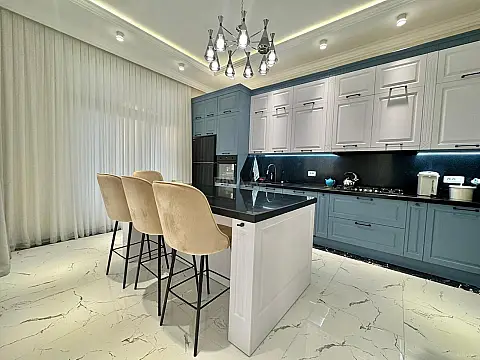 Satılır 5 otaqlı həyət evi 354 m²