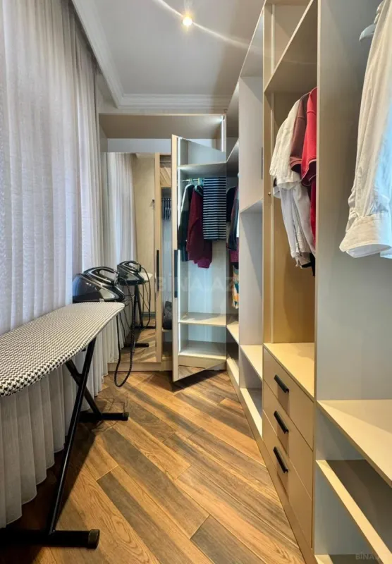 Satılır 5 otaqlı həyət evi 354 m²