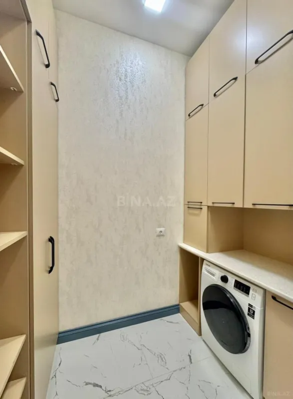 Satılır 5 otaqlı həyət evi 354 m²