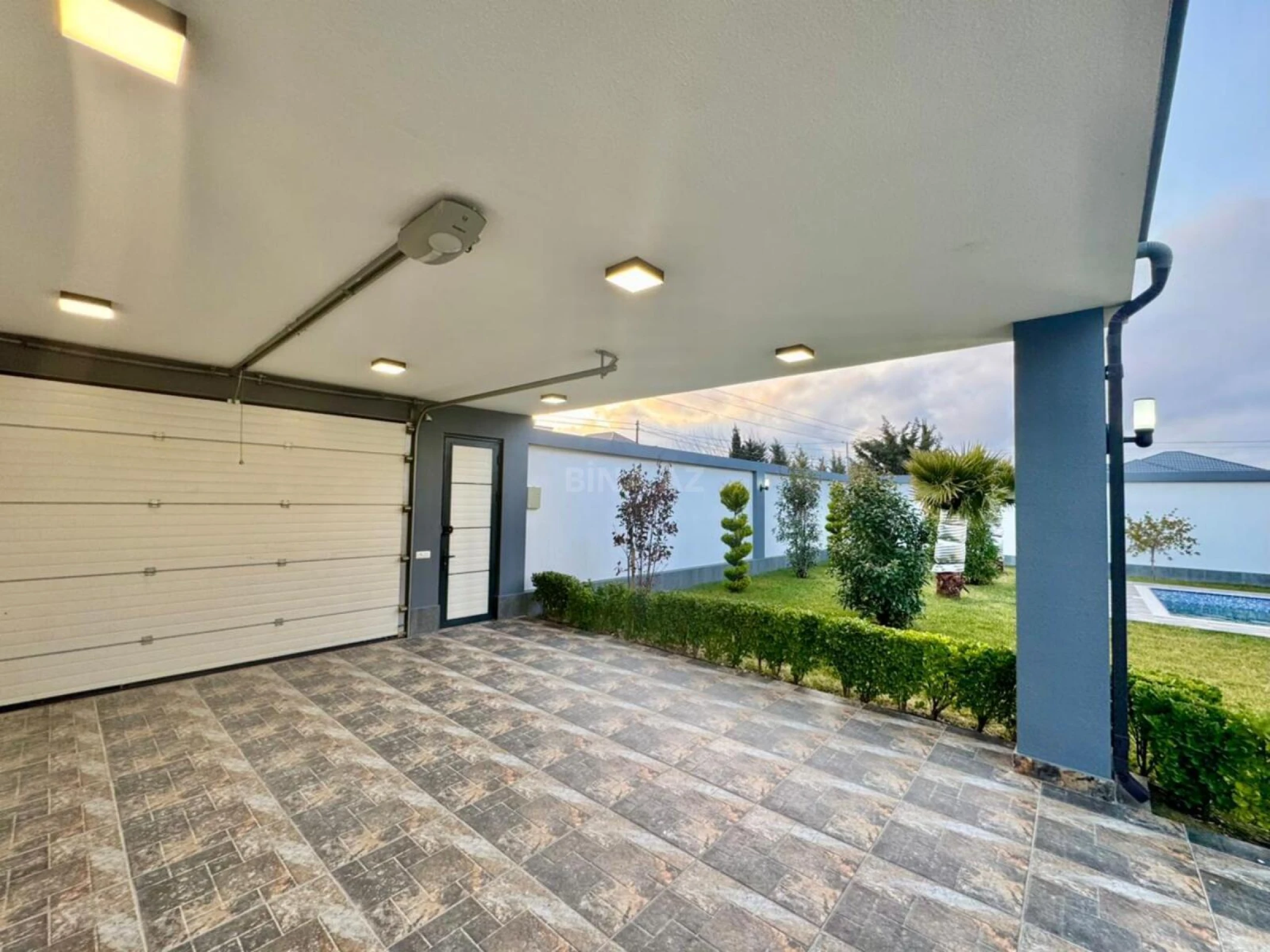 Satılır 5 otaqlı həyət evi 354 m²