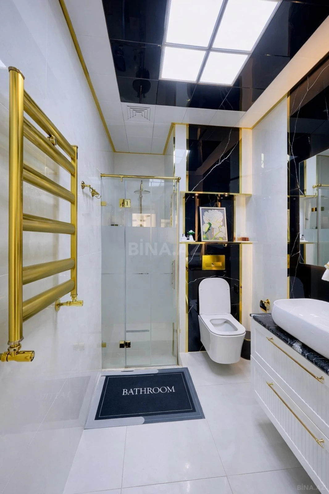 Satılır 4 otaqlı mənzil 130 m²