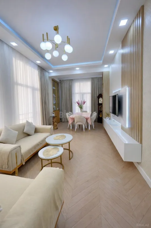 Satılır 4 otaqlı mənzil 130 m²