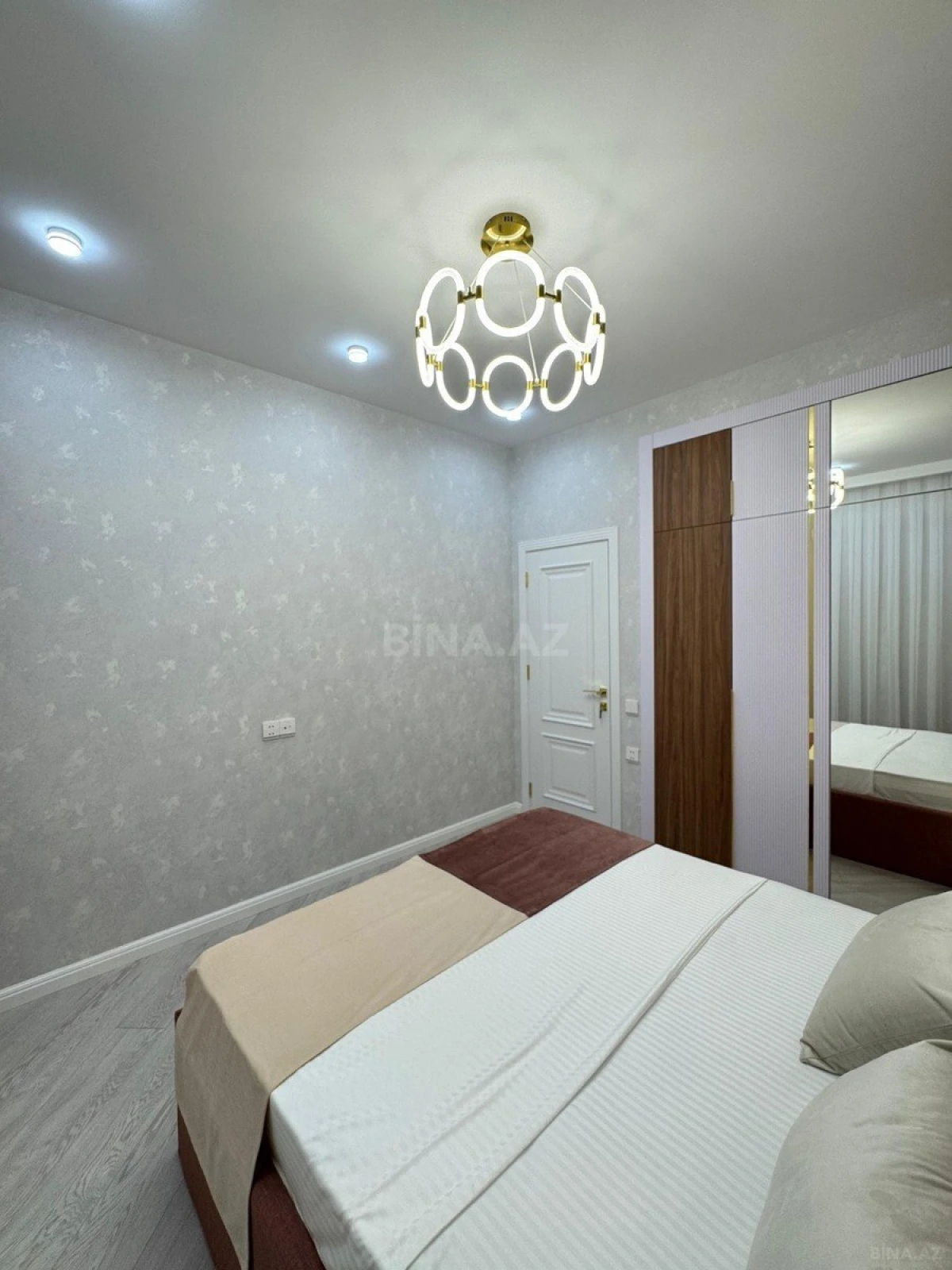 Satılır 2 otaqlı mənzil 56 m²