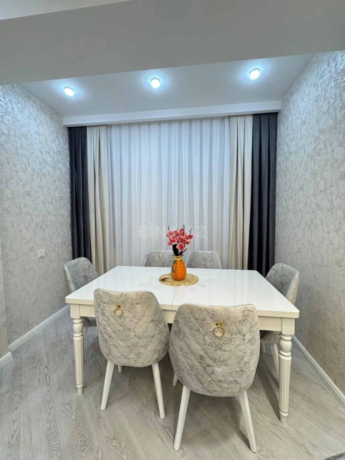 Satılır 2 otaqlı mənzil 56 m²