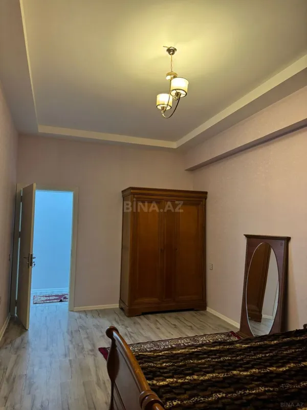 Kirayə verilir 2 otaqlı mənzil 88 m²