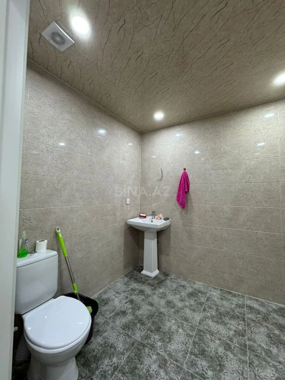 Kirayə verilir 2 otaqlı mənzil 88 m²