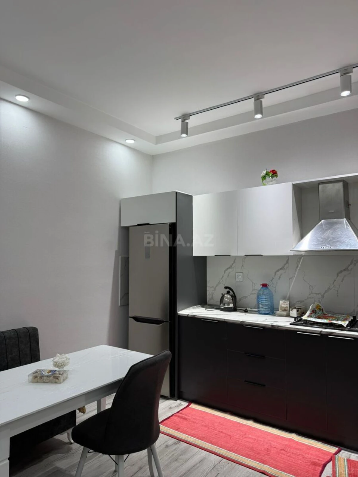 Kirayə verilir 2 otaqlı mənzil 88 m²