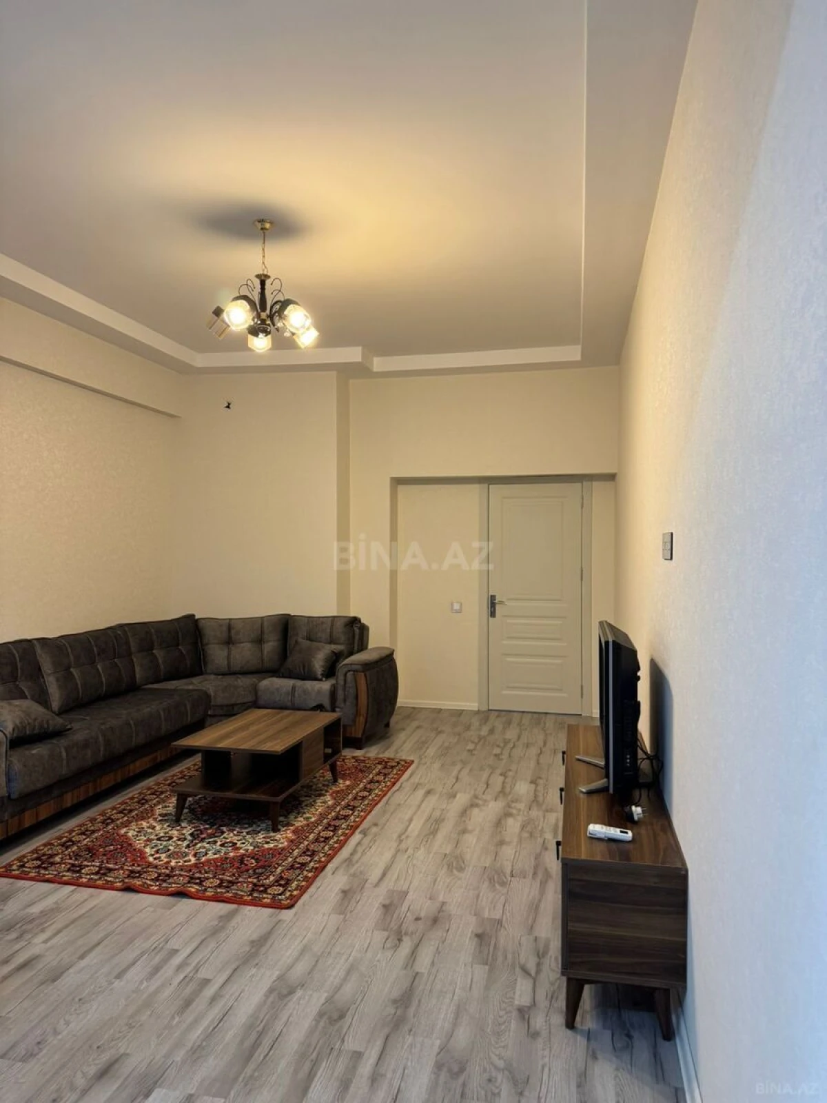 Kirayə verilir 2 otaqlı mənzil 88 m²