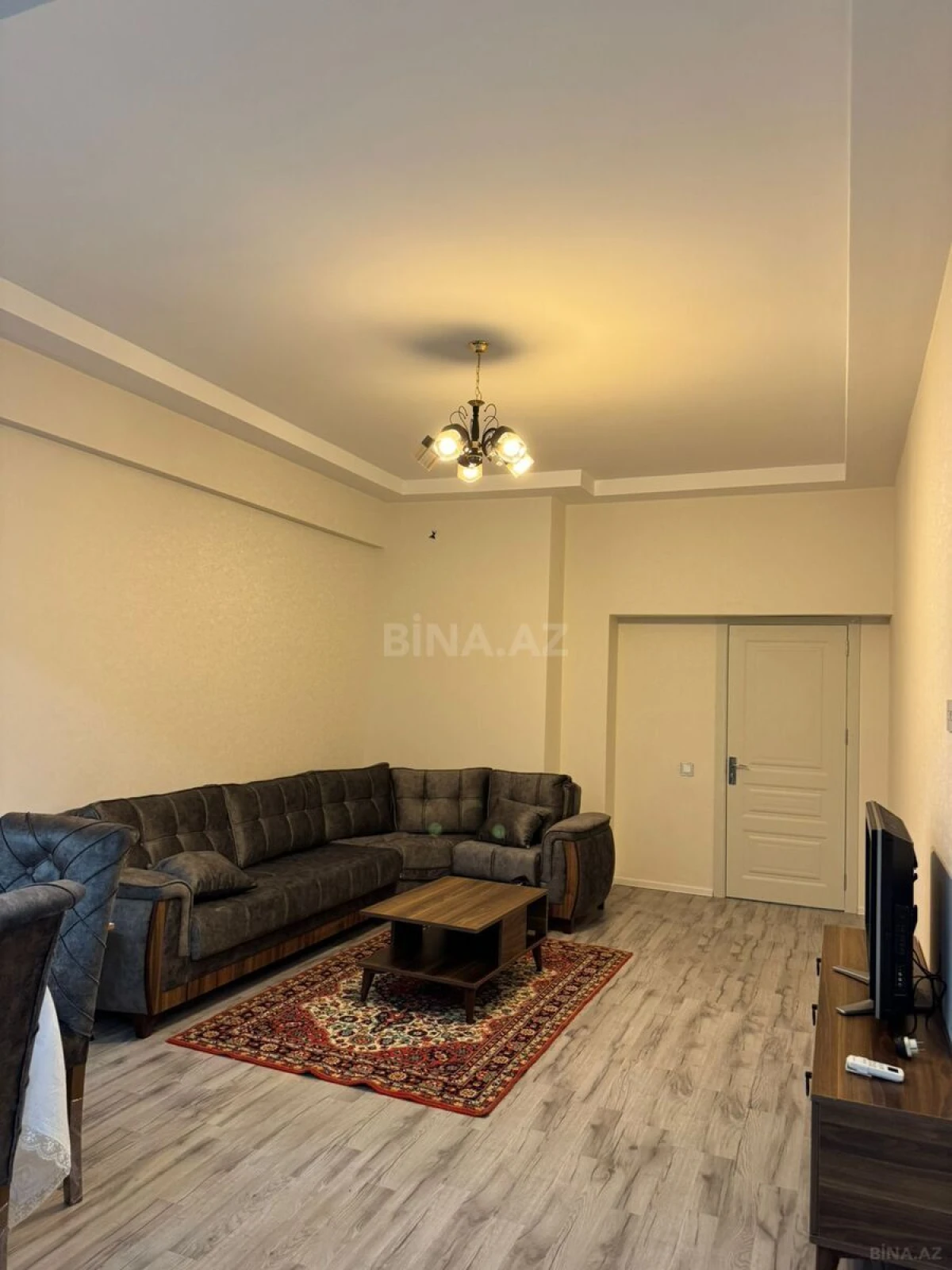 Kirayə verilir 2 otaqlı mənzil 88 m²