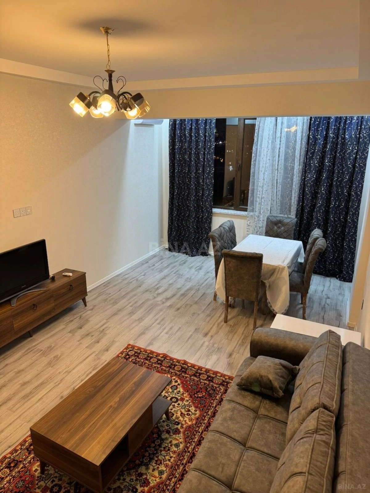 Kirayə verilir 2 otaqlı mənzil 88 m²