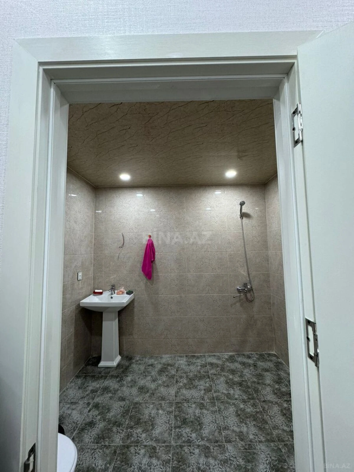Kirayə verilir 2 otaqlı mənzil 88 m²