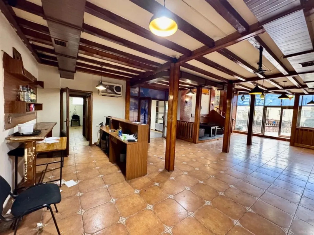 Kirayə verilir obyekt 130 m²