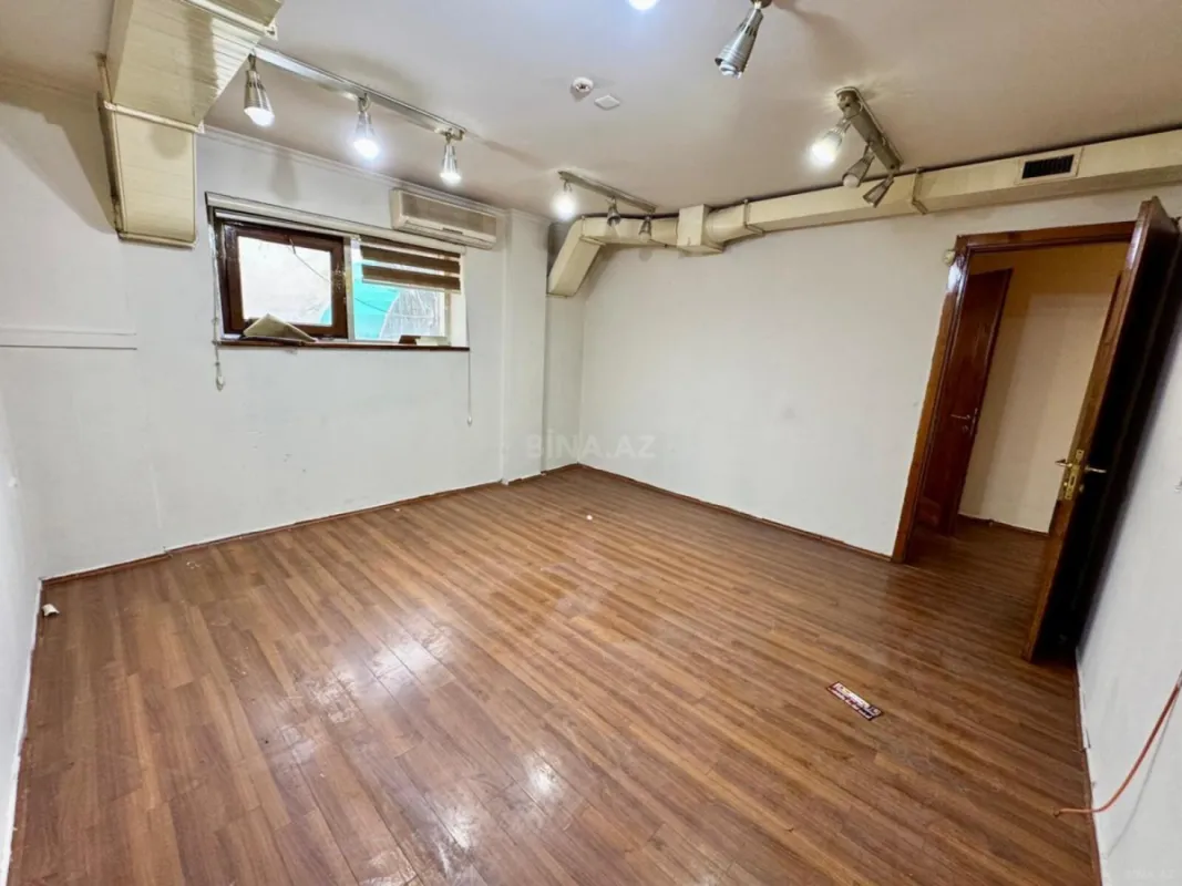 Kirayə verilir obyekt 130 m²