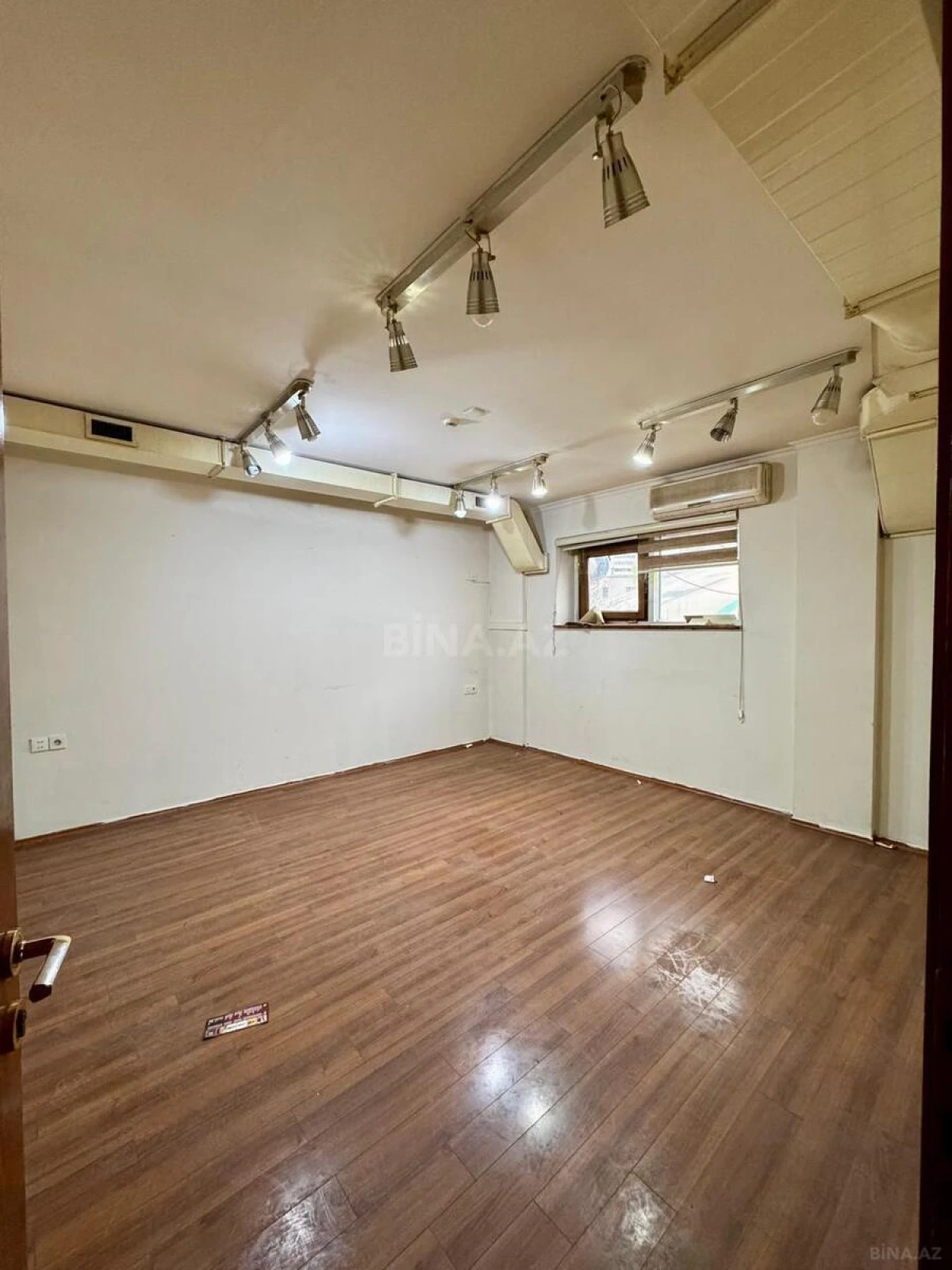 Kirayə verilir obyekt 130 m²