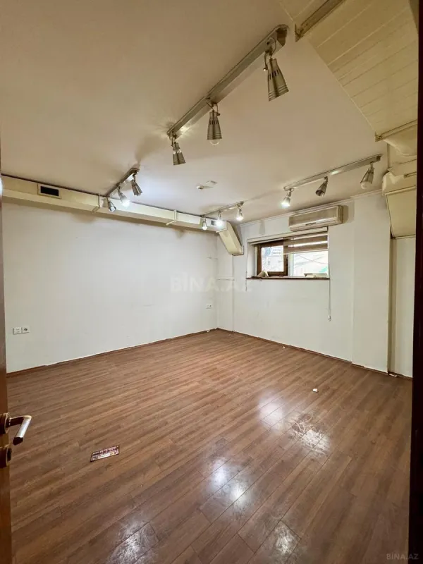 Kirayə verilir obyekt 130 m²