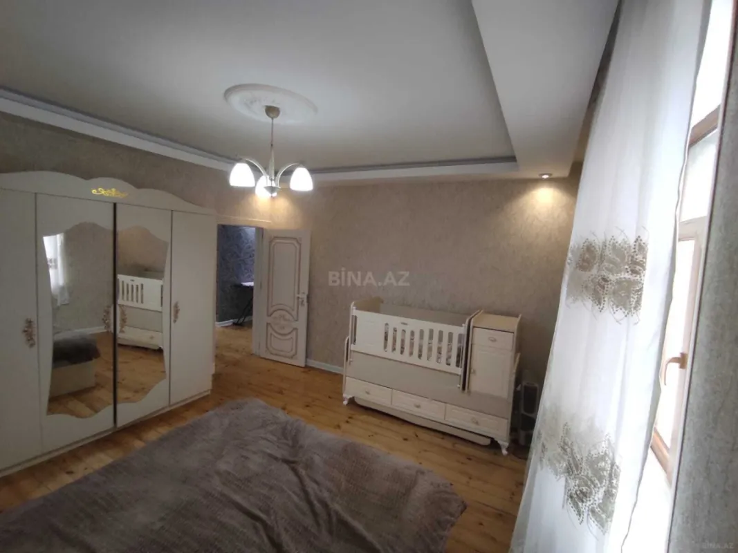 Satılır 6 otaqlı həyət evi 270 m²