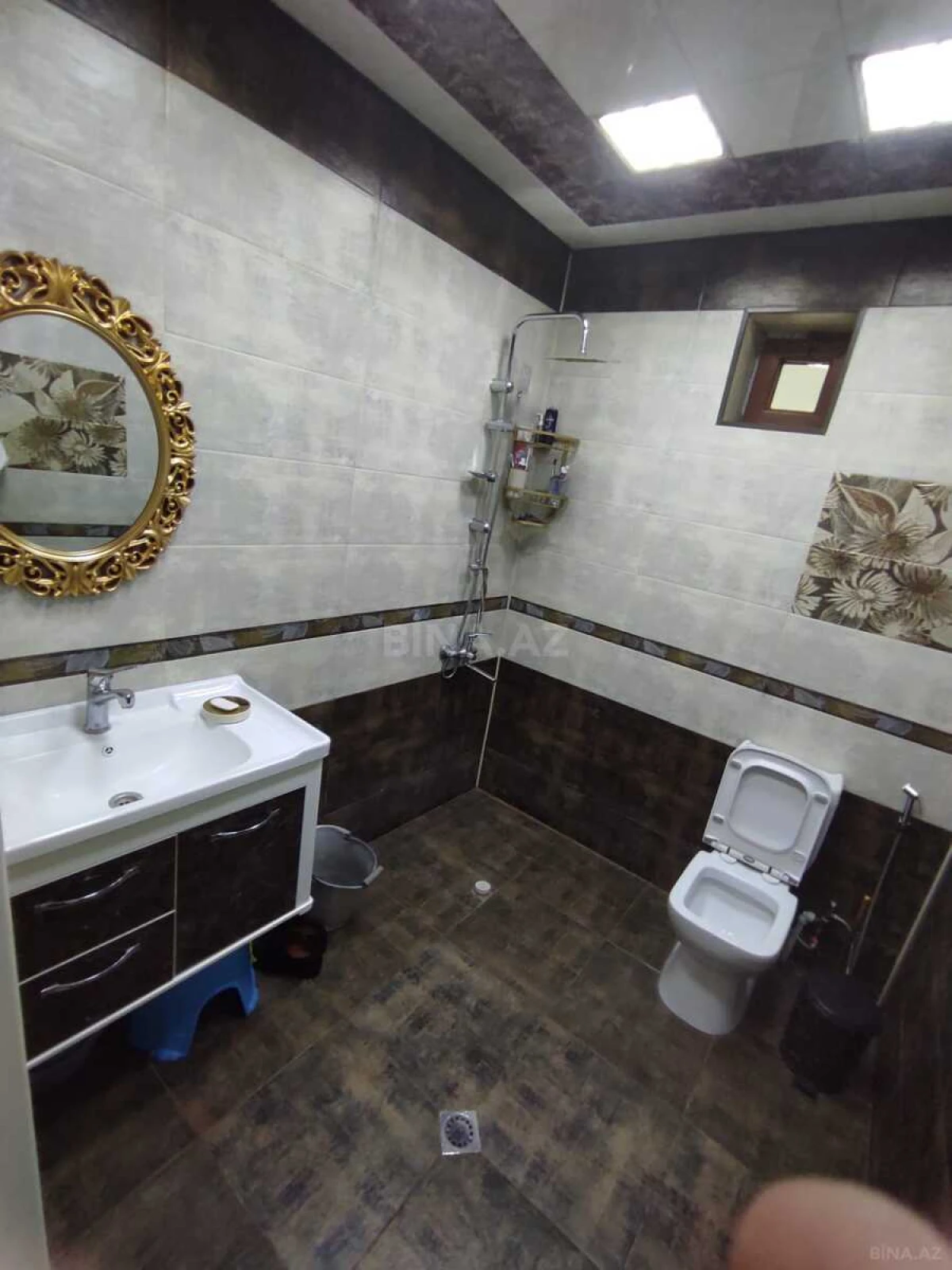 Satılır 6 otaqlı həyət evi 270 m²