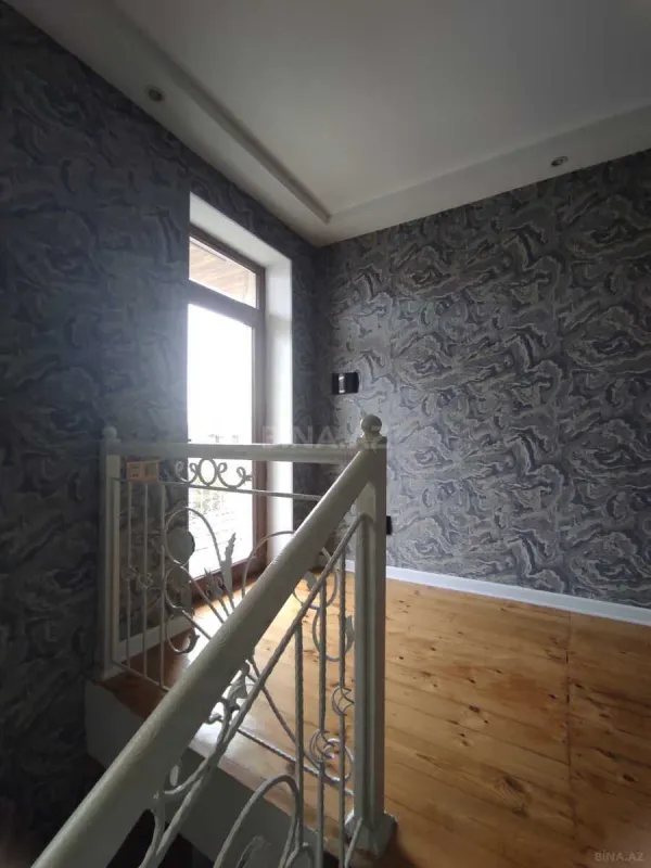 Satılır 6 otaqlı həyət evi 270 m²