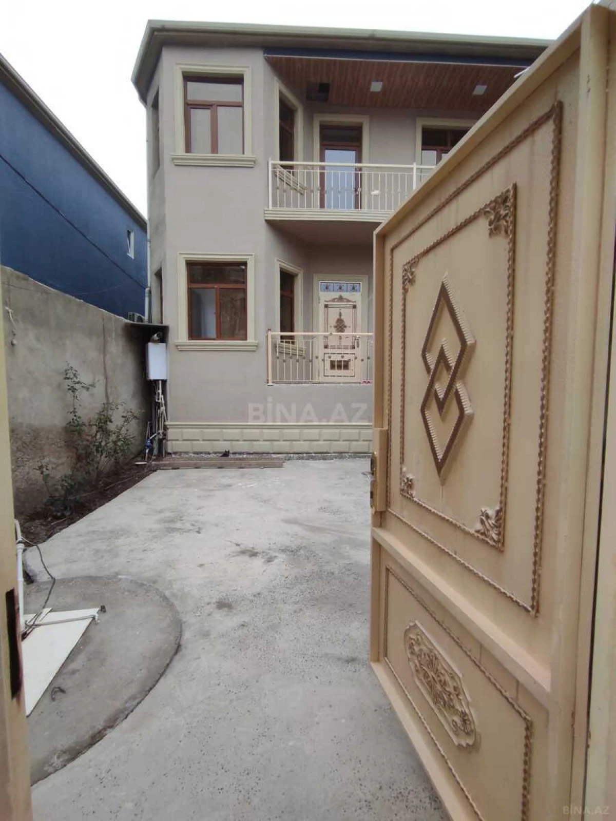 Satılır 6 otaqlı həyət evi 270 m²