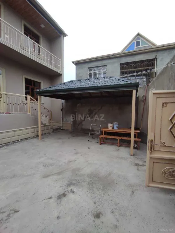 Satılır 6 otaqlı həyət evi 270 m²