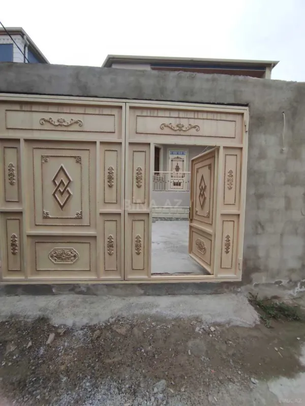 Satılır 6 otaqlı həyət evi 270 m²