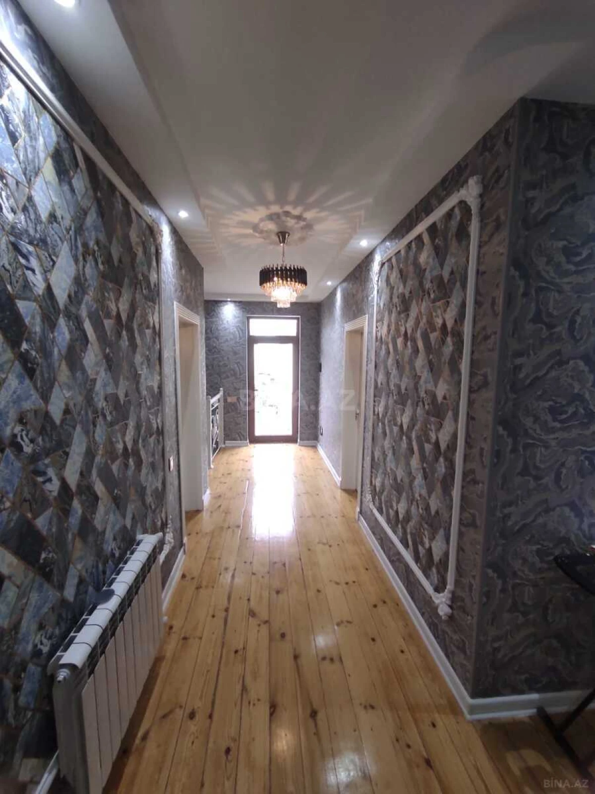 Satılır 6 otaqlı həyət evi 270 m²