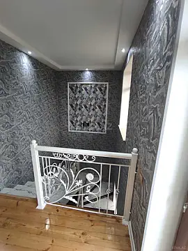 Satılır 6 otaqlı həyət evi 270 m²