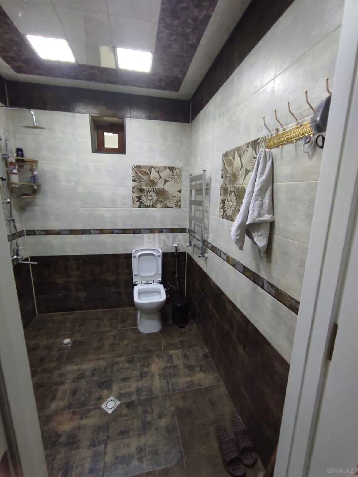 Satılır 6 otaqlı həyət evi 270 m²