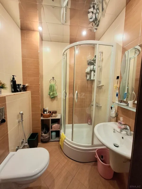 Satılır 5 otaqlı mənzil 300 m²