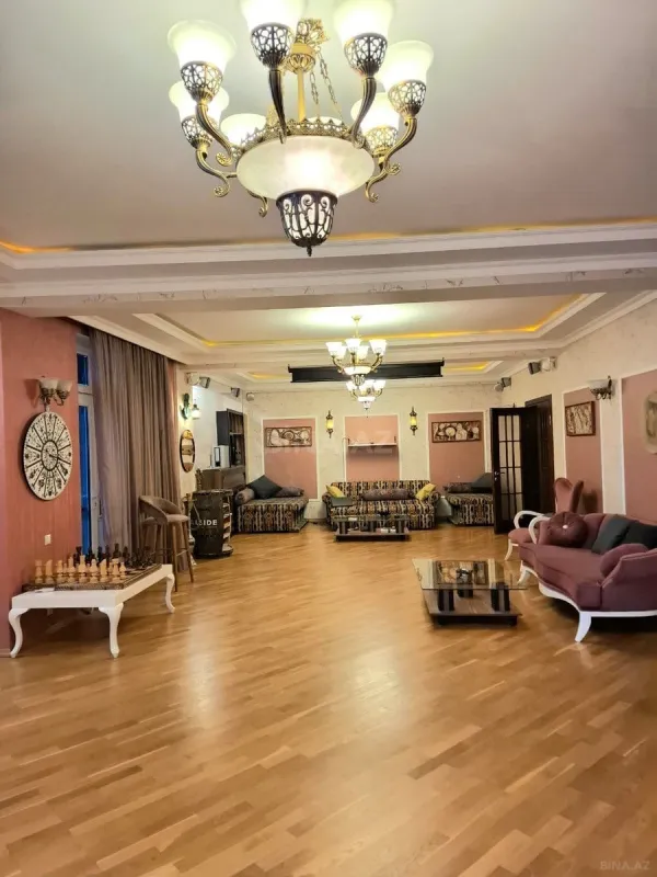 Satılır 5 otaqlı mənzil 300 m²