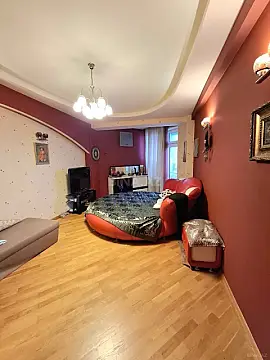 Satılır 5 otaqlı mənzil 300 m²