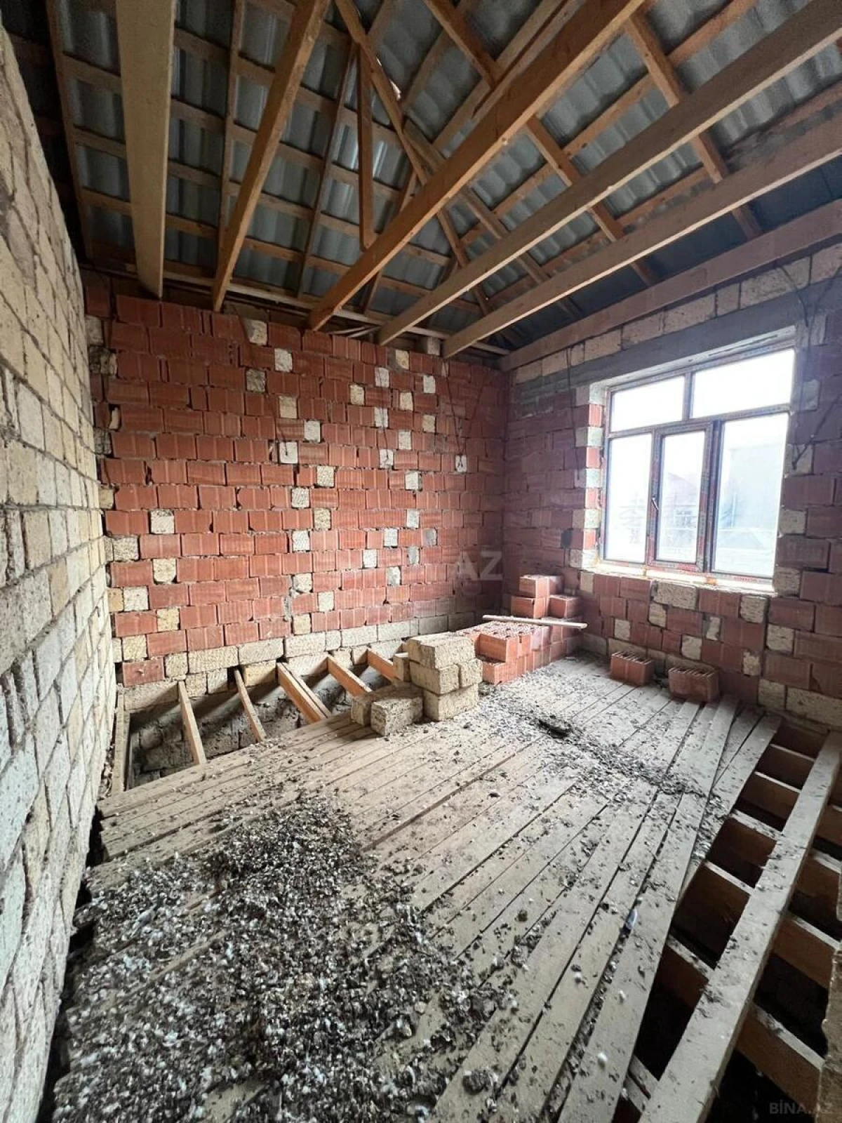 Satılır 4 otaqlı həyət evi 110 m²