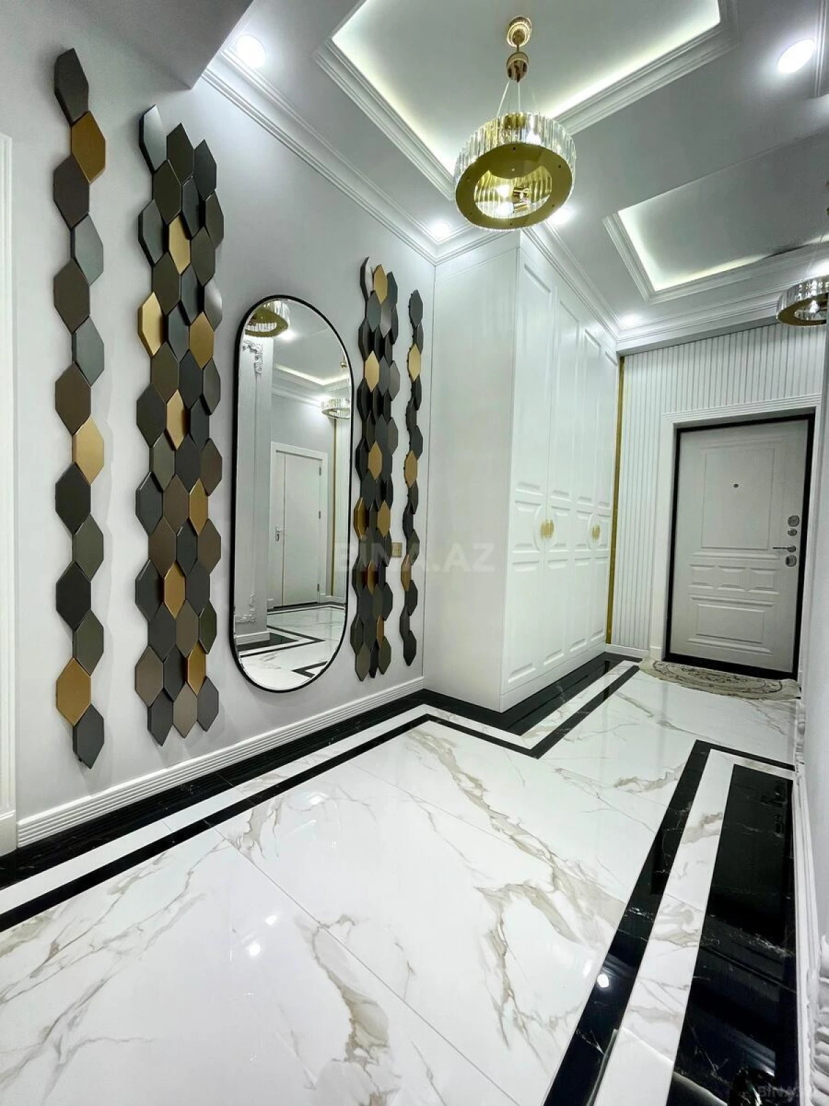 Satılır 3 otaqlı mənzil 111 m²