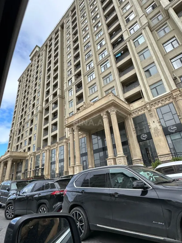 Satılır 3 otaqlı mənzil 171 m²