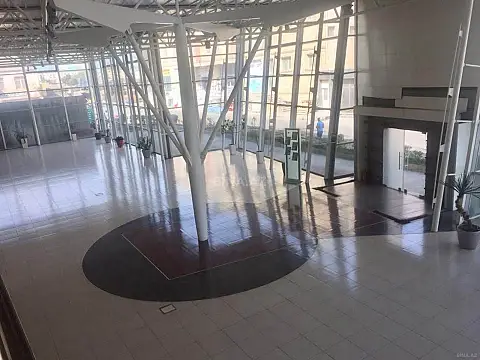 Kirayə verilir obyekt 740 m² — Bakı 740.00 m²
