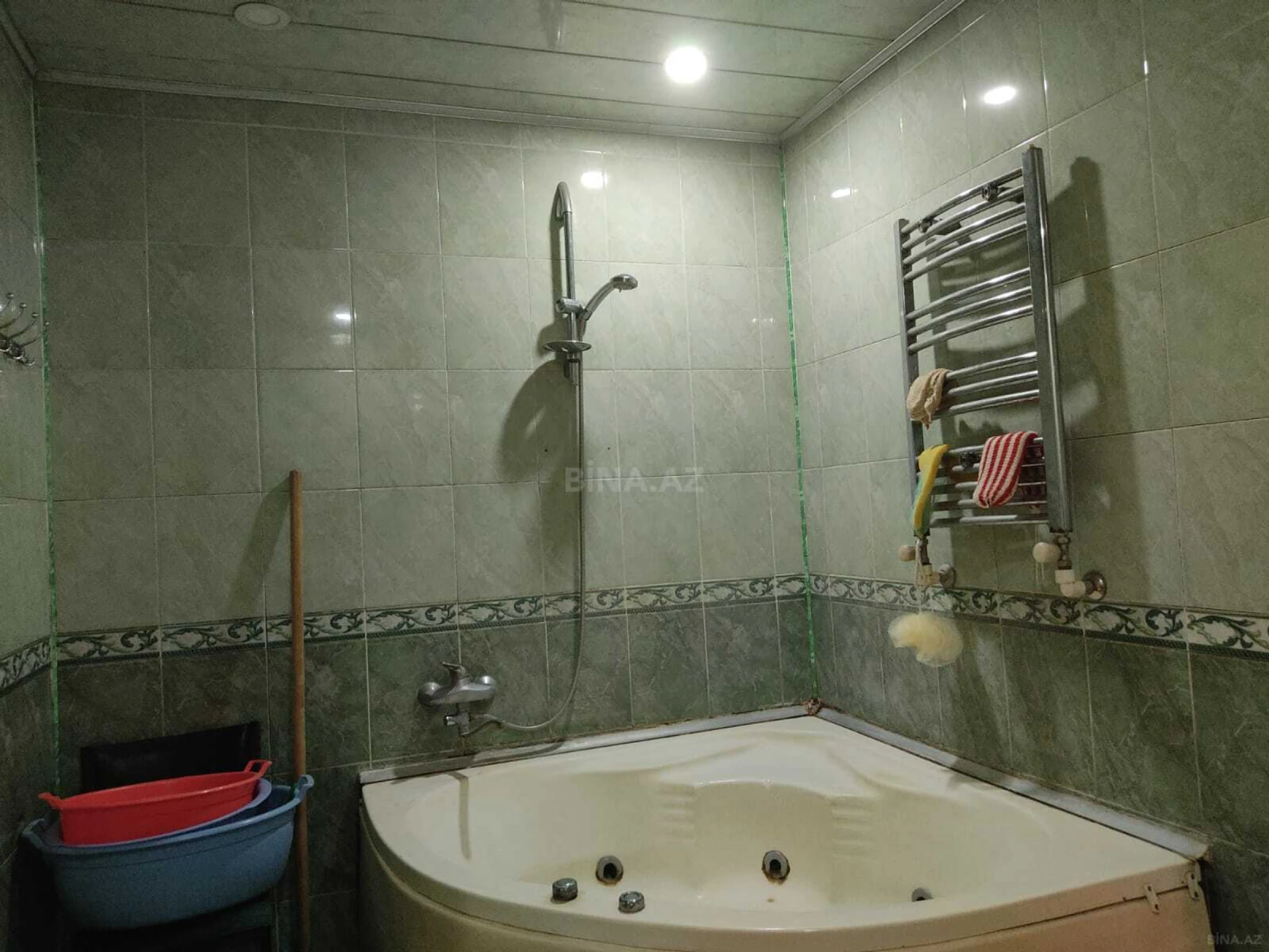 Kirayə verilir 2 otaqlı mənzil 112 m²