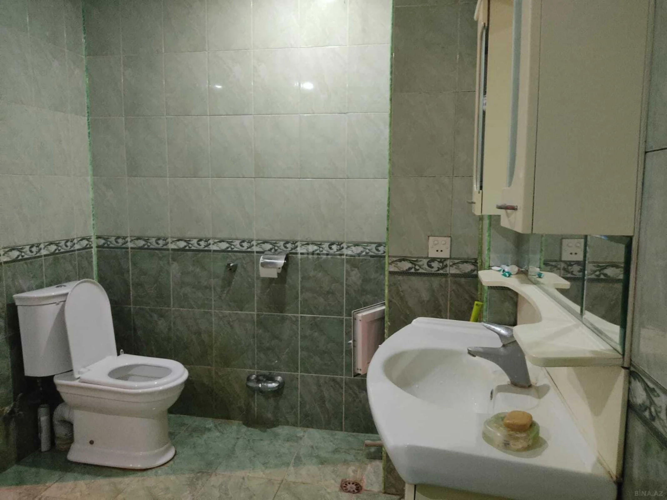 Kirayə verilir 2 otaqlı mənzil 112 m²