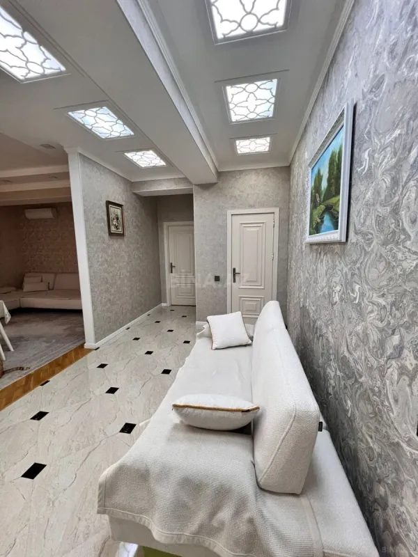 Satılır 2 otaqlı mənzil 100 m²