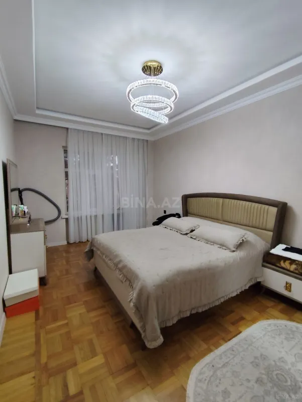 Satılır 4 otaqlı mənzil 100 m²