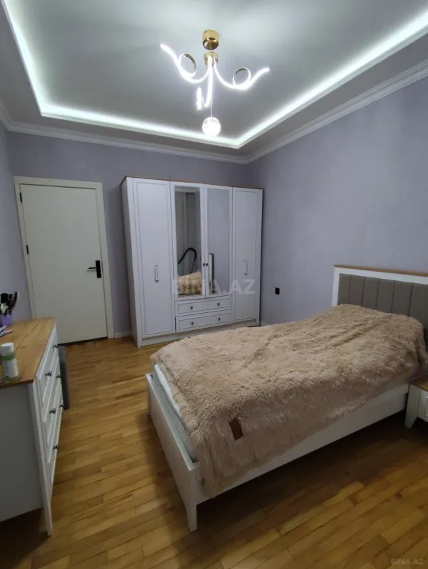 Satılır 4 otaqlı mənzil 100 m²
